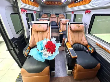 Limousine 10 chổ 03