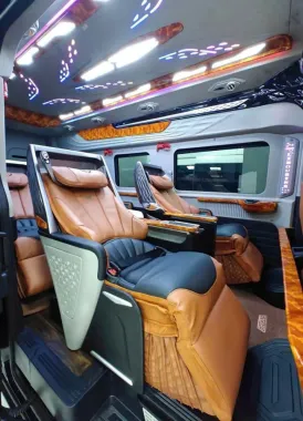 Limousine 10 chổ 03