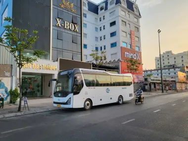 Xe 29 chỗ universe đời mới