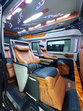 Limousine 10 chổ 01