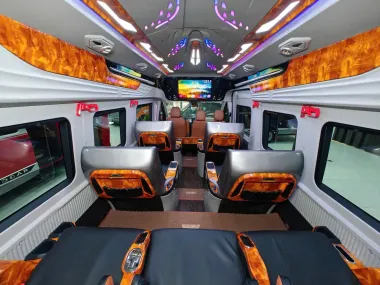 Limousine 10 chổ 01